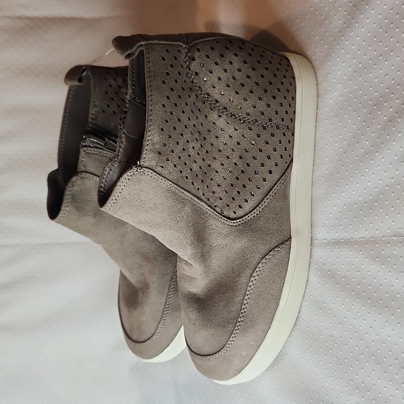 Girls George Ankle Boots. Color Brown. Size:3 - Picture 3 of 9